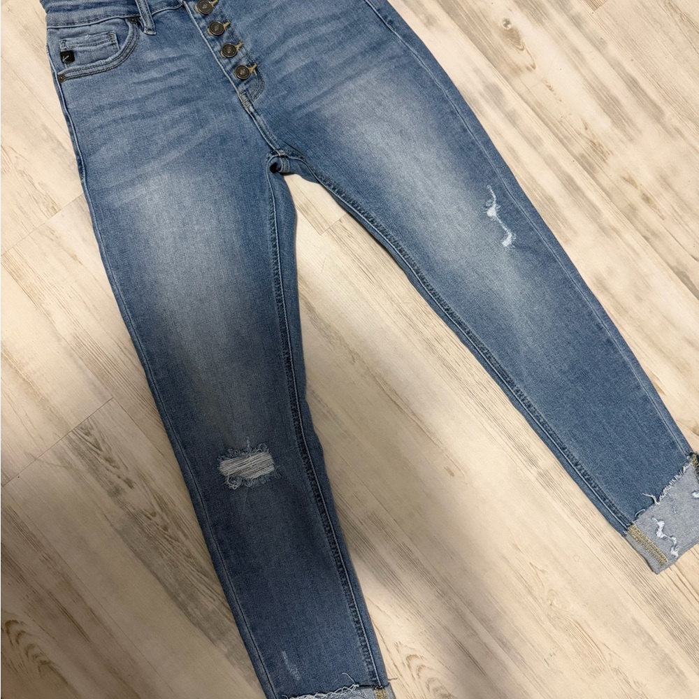 KanCan Button-Fly Cropped Jeans in Faded Blue
